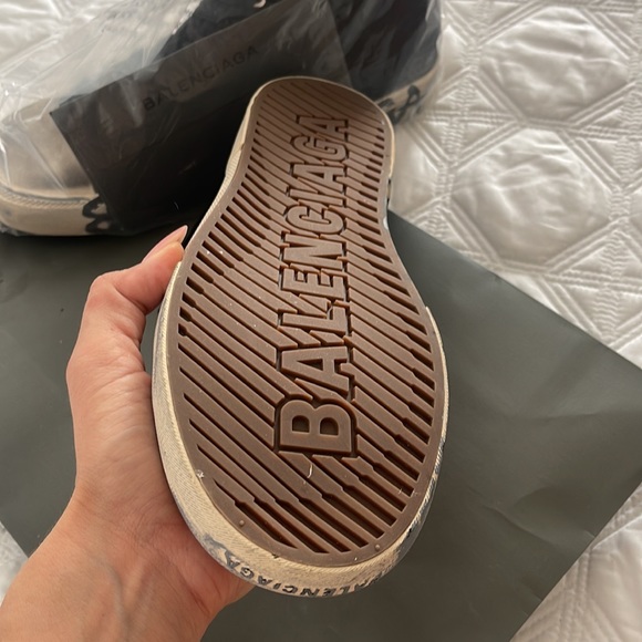 New Balenciaga sneakers size 10 - Picture 6 of 7